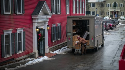 Winnipeg: 2 Essential Tips for a Smooth Move