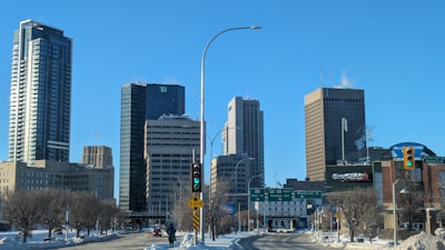 Avoid Mistakes: 4 Essential Tips for Moving to Winnipeg