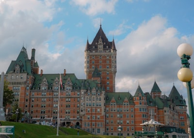 How to Explore Winnipegs Diverse Neighborhoods Today